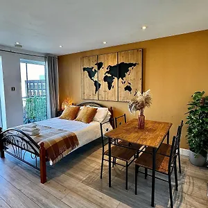 Cozy Flat With Balcony , London United Kingdom